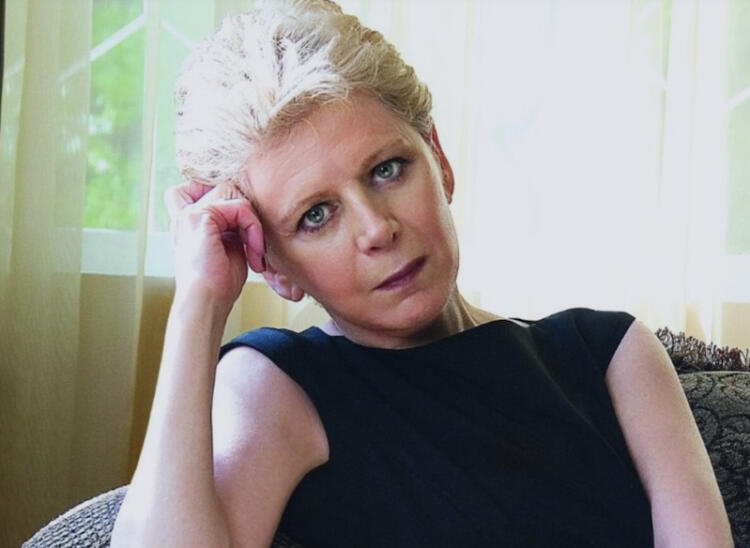 Έλενα Ακρίτα: Το αιχμηρό αντίο της στον Βασίλη Καρρά